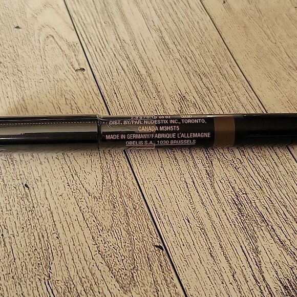 Nudestix Magnetic Matte Eye Color - Taupe - Picture 3 of 3